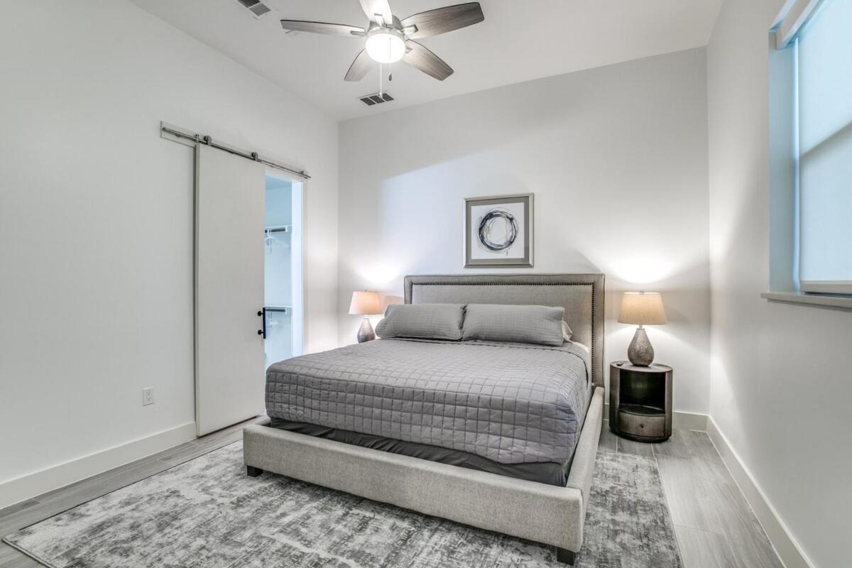 Apartment Destination At The Cedars 307 Dallas